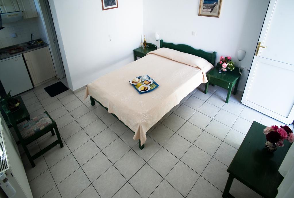 Aiolos Hotel Ménitesz Kültér fotó