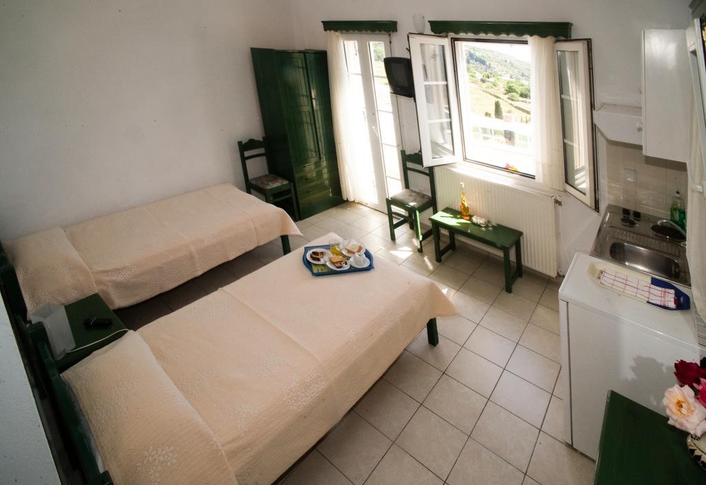 Aiolos Hotel Ménitesz Kültér fotó