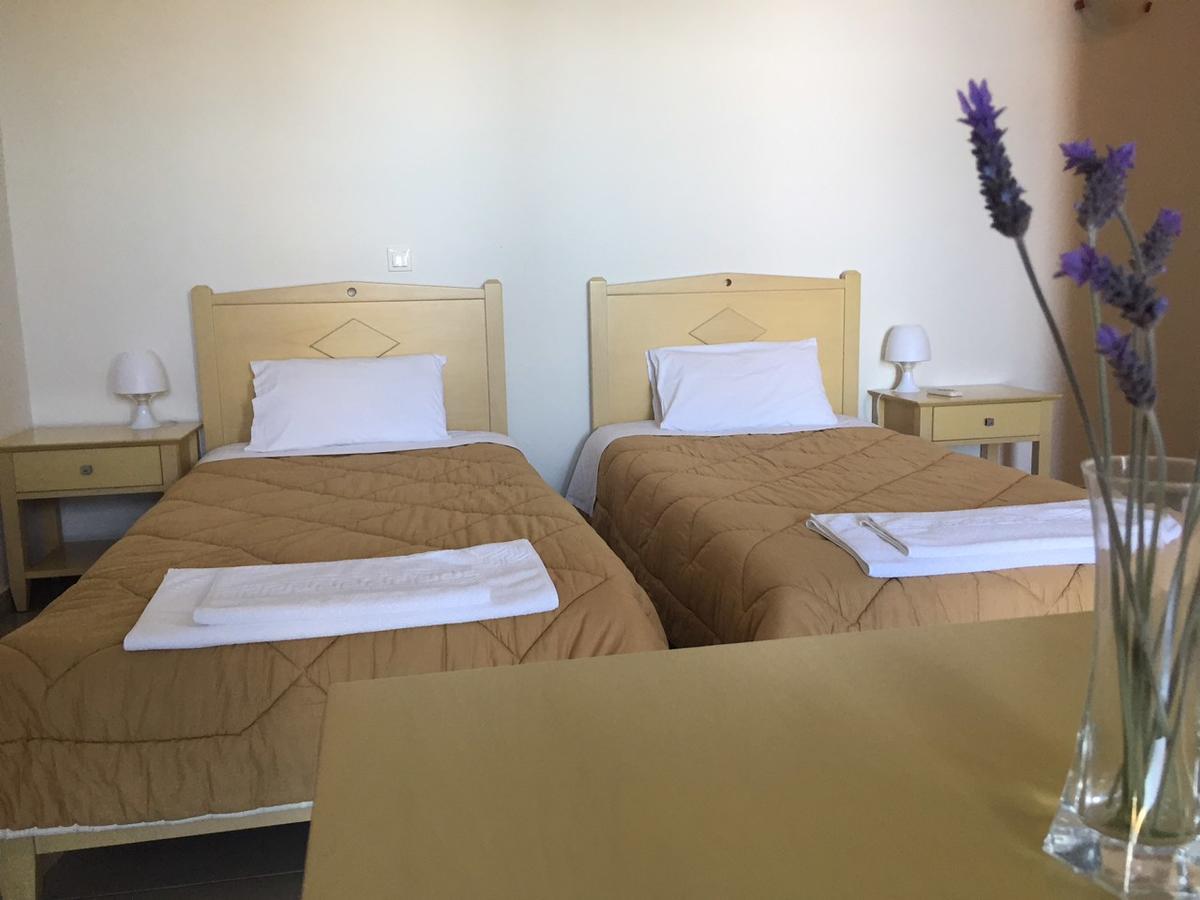 Aiolos Hotel Ménitesz Kültér fotó