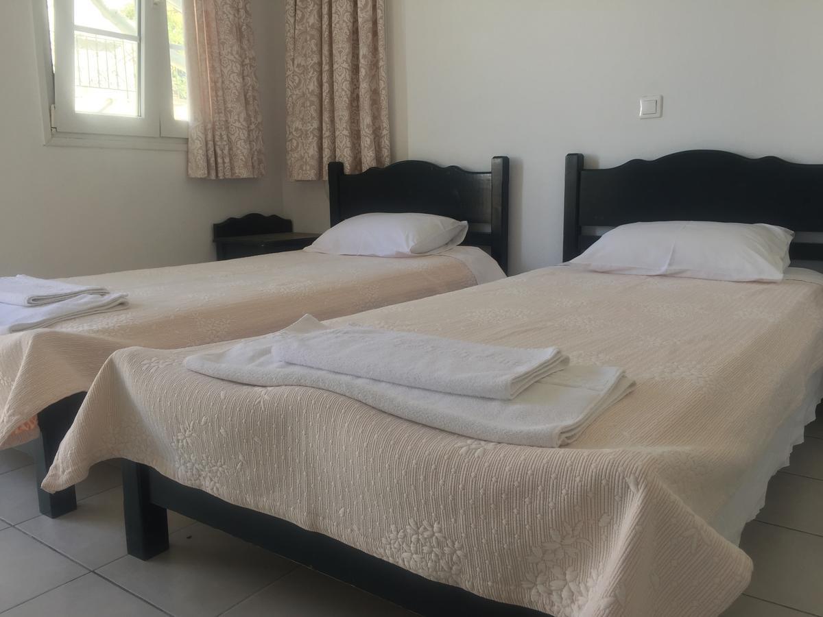 Aiolos Hotel Ménitesz Kültér fotó