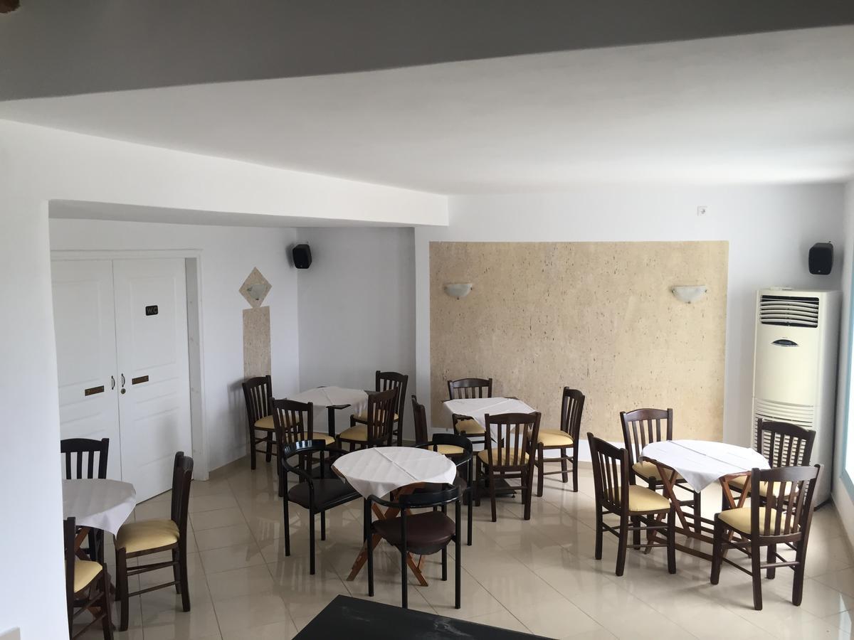 Aiolos Hotel Ménitesz Kültér fotó